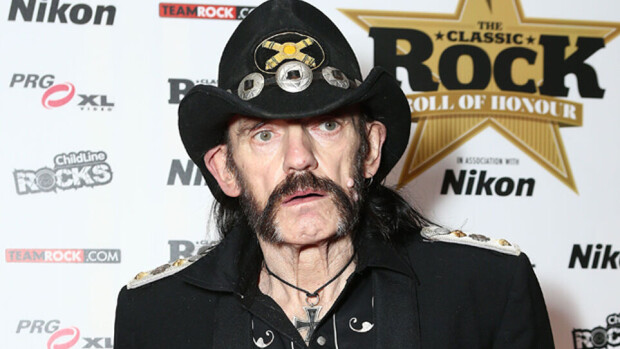 Lemmy Kilmisterin hautajaiset keräsivät paikalle rockmaailman kermaa! Lemmy Kilmisterin hautajaiset keräsivät paikalle rockmaailman kermaa!