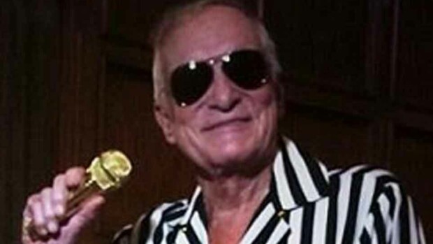 Hugh Hefner kopioi Miley Cyrusin kohutyylin! Hugh Hefner kopioi Miley Cyrusin kohutyylin!