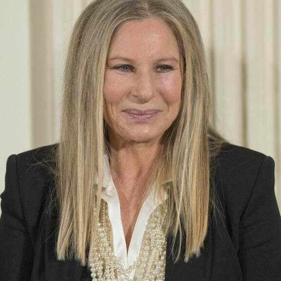 Mitä ihmettä Barbra Streisandin kasvoille on tapahtunut - katso!