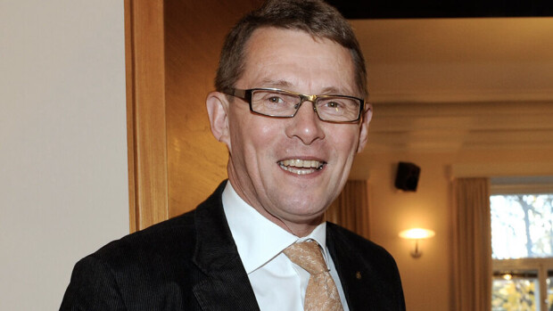 Matti Vanhanen ja opettaja-rakas kuhertelivat kirjamessuilla - kuvat! Matti Vanhanen ja opettaja-rakas kuhertelivat kirjamessuilla - kuvat!