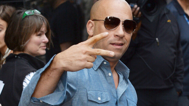 Vin Diesel Seiskan toimittajalle: Otetaan alastonkuva! Vin Diesel Seiskan toimittajalle: Otetaan alastonkuva!