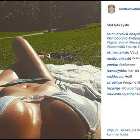 Tosi-tv-kaunottaret anteliaina auringossa - näitä rintoja ei painovoima latista!