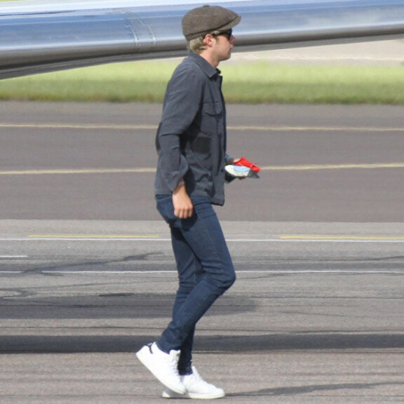 One Direction -yhtyeellä vaatimaton vastaanotto lentokentällä - kuvat!