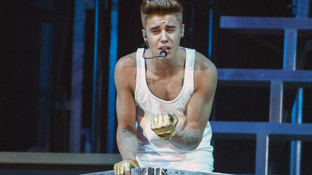Justin Bieberin keikkabussi - Tukholman poliisi haistoi marihuanan! Justin Bieberin keikkabussi - Tukholman poliisi haistoi marihuanan!