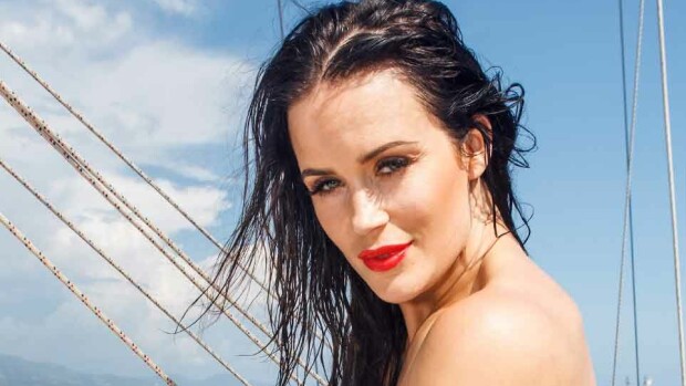 Martina Aitolehti sexyissä kuvissa: Joudun haiden ruoaksi! Martina Aitolehti sexyissä kuvissa: Joudun haiden ruoaksi!