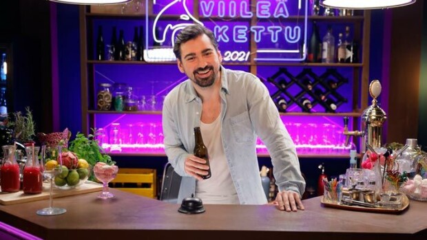 Gogin kantabaari -ohjelmaa isännöivä Gogi Mavromichalis paljastaa suosikkidrinkkinsä: Kunnolla isoon iltaan Gogi Mavromichalis