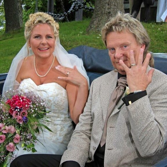 Pepe Willberg ja Pauliina ovat olleet yhdessä jo 22 vuotta. Pepe Willberg ja Pauliina ovat olleet yhdessä jo 22 vuotta.