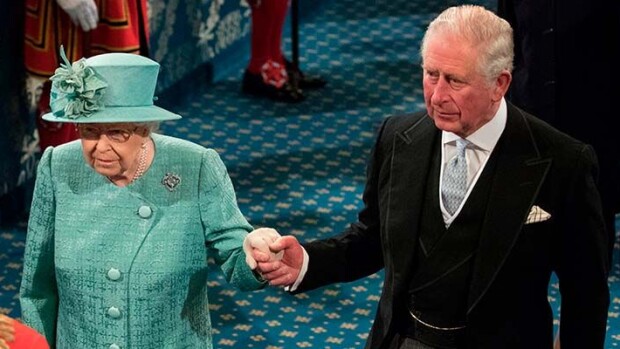 Brittihovin lapsimurhat selviämässä? Kuningas Charles on suostuvainen DNA-testeihin - kuningatar Elisabet ei ollut kuningas charles, kuningatar elisabet