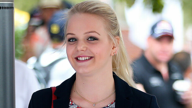 Valtteri Bottaksen Emilia-rakas on melkoinen herkkupeppu - muistatko tämän kuvan? Valtteri Bottaksen Emilia-rakas on melkoinen herkkupeppu - muistatko tämän kuvan?