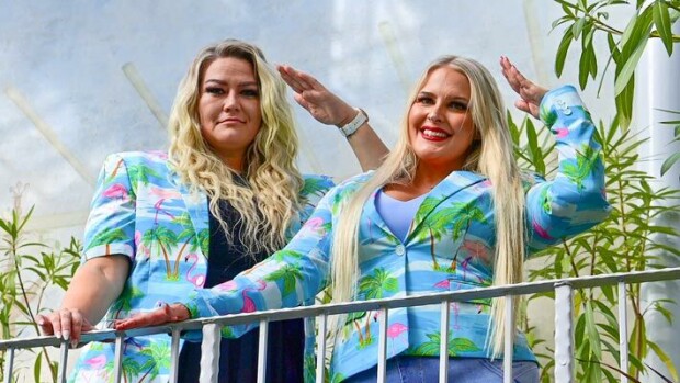 Matkaopas-tähdet Anna-Kaisa Saarenpää ja Anne-Mari Planting vinkkaavat: Näillä neuvoilla matkasi ei floppaa! Anna-Kaisa ja Anne-Mari