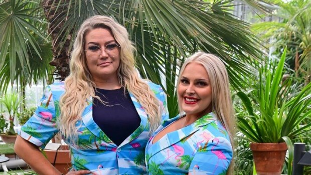 Nokian soittoäänestä kylmät väreet! Anna-Kaisa Saarenpää ja Anne-Mari Planting muistelevat matkaopasaikojaan Anna-Kaisa ja Anne-Mari