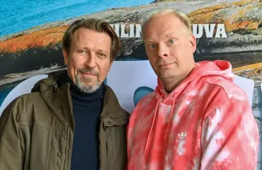 Näyttelijä Ville Myllyrinne: ”En kovasta yrityksestä huolimatta saanut Martti Suosaloa hengiltä” 