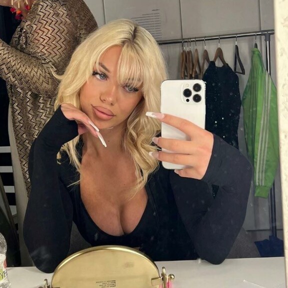 Jade on päivittänyt Farmi-kuvausten jälkeen someen useita selfieitä uudesta lookistaan. Jade on päivittänyt Farmi-kuvausten jälkeen someen useita selfieitä uudesta lookistaan.