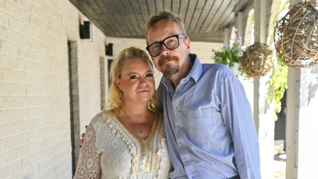Uhattiin viedä piikille! Veijo Lalli huolehtii Johanna Tukiaisen koirista Johanna Tukiainen ja Veijo Lalli