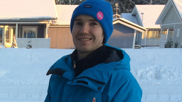 Isyydestä nauttiva Harri Olli: Vaipat vaihtuvat näppärästi! Isyydestä nauttiva Harri Olli: Vaipat vaihtuvat näppärästi!