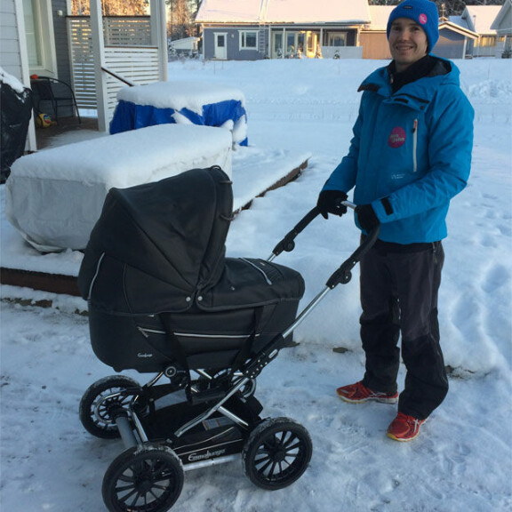 Isyydestä nauttiva Harri Olli: Vaipat vaihtuvat näppärästi!