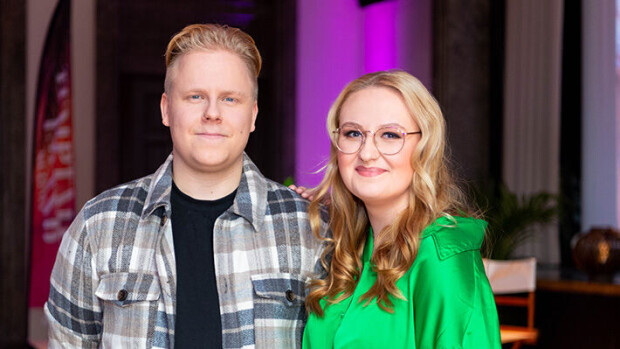 Tätä et nähnyt Temptation Islandin julkistamistilaisuudessa: yksi varatuista purskahti itkuun! Temptation Island Suomi Semi ja Julia