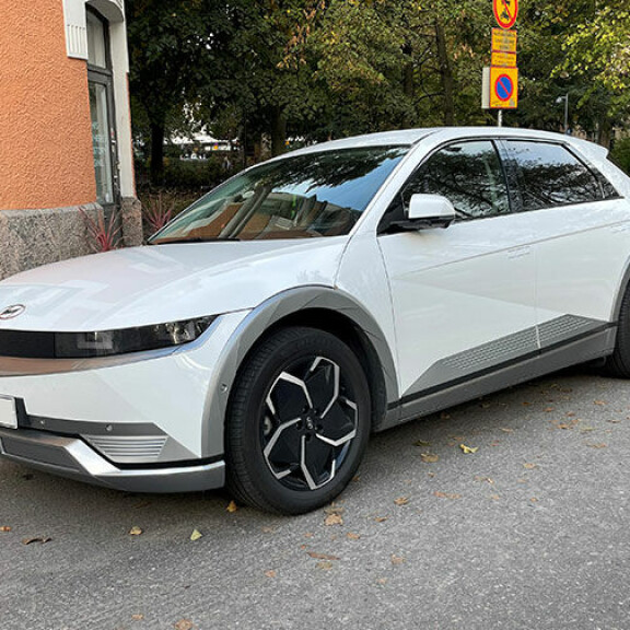 Tonin kiesi näyttää hyvin modernilta. toni dahlman