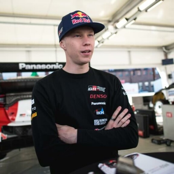 Viikonloppuna 22 vuotta täyttänyt Kalle Rovanperä on maailmanhistorian nuorin rallin MM-voittaja. Viikonloppuna 22 vuotta täyttänyt Kalle Rovanperä on maailmanhistorian nuorin rallin MM-voittaja.