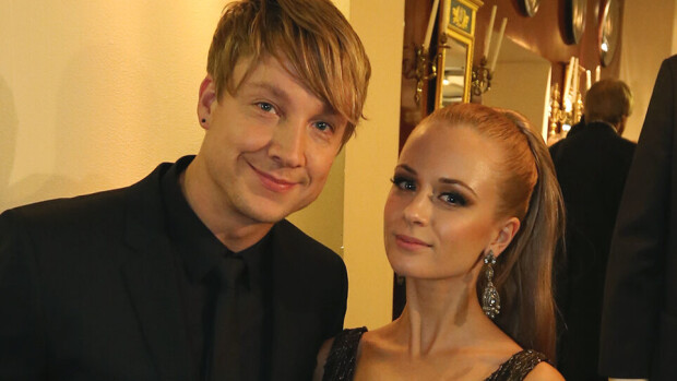 Julkkisten alastonkuvakohu paisuu jälleen: nakukuvissa kiekkoilijan ja suosikkilaulajan tyttöystävät! Julkkisten alastonkuvakohu paisuu jälleen: nakukuvissa kiekkoilijan ja suosikkilaulajan tyttöystävät!