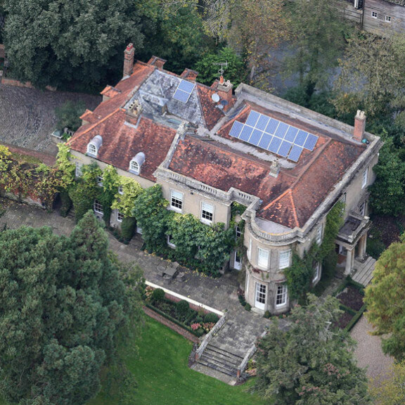 George ja Amal Clooneyn toisista häistä ei puuttunut glamouria!