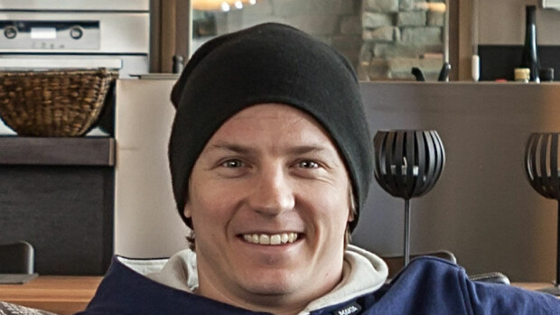 Kimi Räikkösen kuhertelukumppani on kuin Jenni Dahlman - vertaa! Kimi Räikkösen kuhertelukumppani on kuin Jenni Dahlman - vertaa!