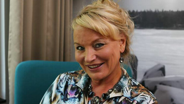 Perhe häpeää BB:n porno-Armia: isä jätti perinnöttömäksi! Perhe häpeää BB:n porno-Armia: isä jätti perinnöttömäksi!