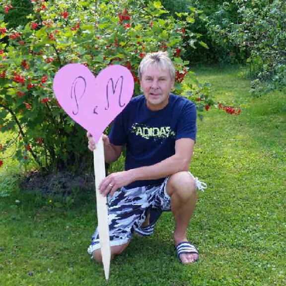 Nykäsen häät: Tällaiset hääkyltit Matti nikkaroi - kuva!