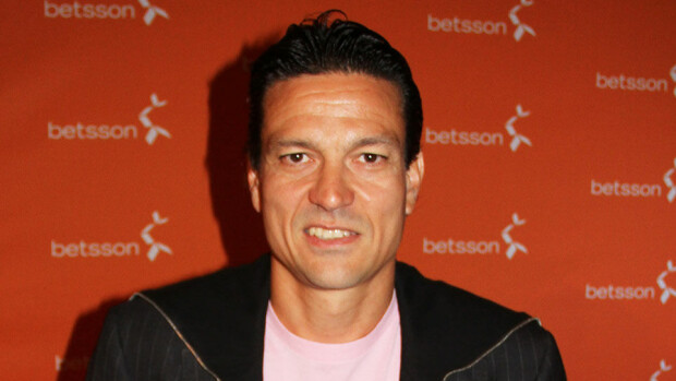 Jari Litmanen pysyvästä silmävammastaan: Häiritsee pelaamista, muttei normaalia elämää! Jari Litmanen pysyvästä silmävammastaan: Häiritsee pelaamista, muttei normaalia elämää!