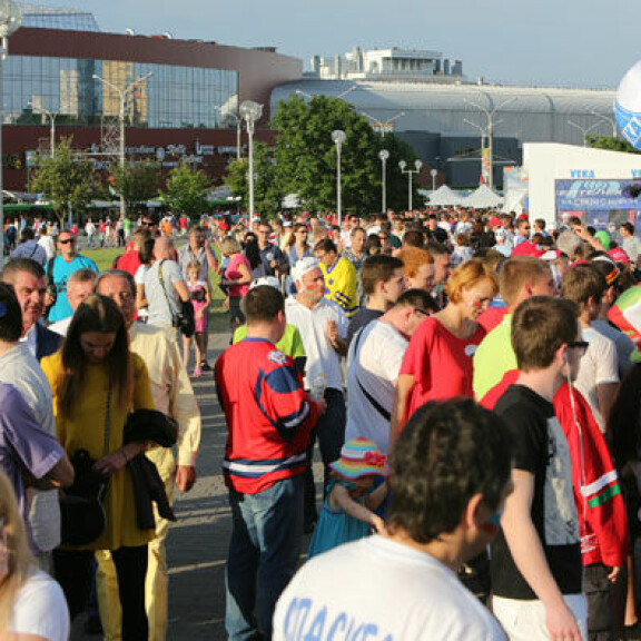 Leijona-fanit jäivät alakynteen Minskissä: venäläiskannattajat jyräsivät - katso!