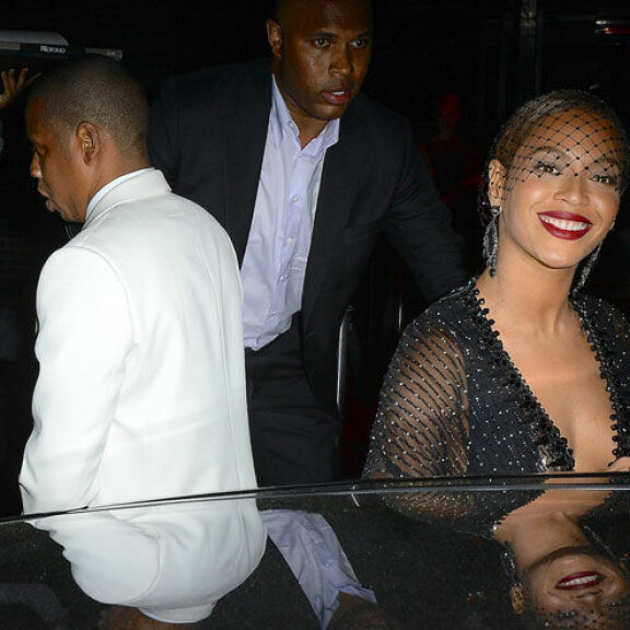 Mitääh, Beyoncén sisko hyökkäsi Jay Z:n kimppuun - video!