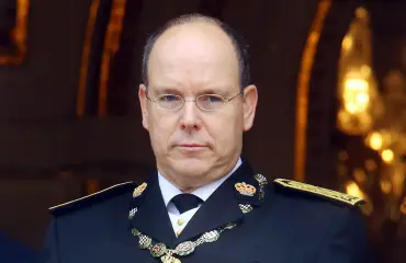 Ruhtinas Albert edusti suuri laastari leuassaan, hovi ei kommentoi