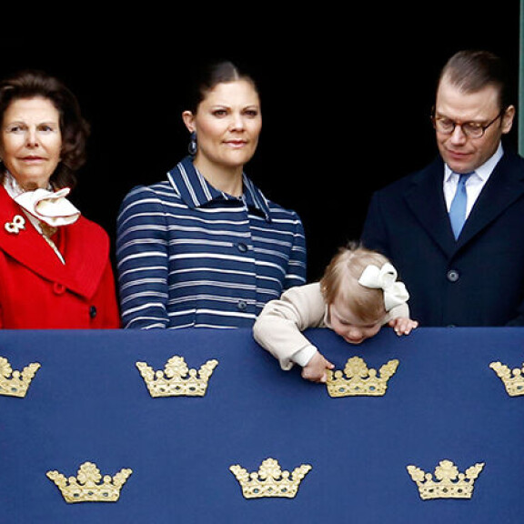 Prinsessa Estelle nauratti kansaa - kuvat!