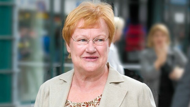 Apua, mikä kevättyyli, Tarja Halonen - katso kuva! Apua, mikä kevättyyli, Tarja Halonen - katso kuva!