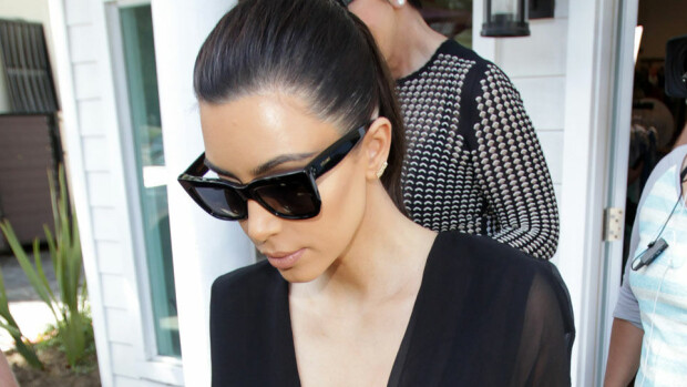 Miksi pukeuduit roskasäkkiin, Kim Kardashian? Miksi pukeuduit roskasäkkiin, Kim Kardashian?