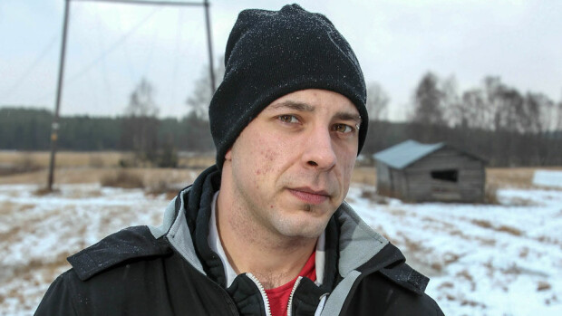 Maajussi-Tuomas keskellä kissatappelua - hylätyt heilat huorittelivat! Maajussi-Tuomas keskellä kissatappelua - hylätyt heilat huorittelivat!