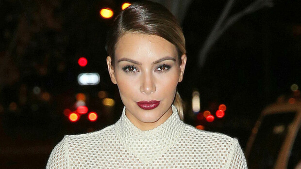 Huh, Kim Kardashian puristautui pikkusiskonsa bikineihin - vertailukuvat! Huh, Kim Kardashian puristautui pikkusiskonsa bikineihin - vertailukuvat!
