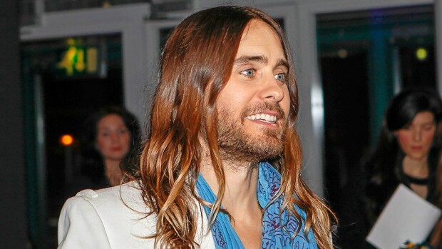 Jared Leto vei hotelliinsa autolastillisen naisia - salakuvat! Jared Leto vei hotelliinsa autolastillisen naisia - salakuvat!