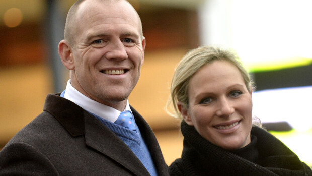 Kuningatar yllättyi: Zara Phillips tienasi vauvansa kuvilla - katso! Kuningatar yllättyi: Zara Phillips tienasi vauvansa kuvilla - katso!
