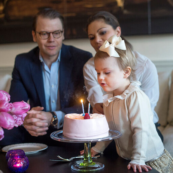 Ihana Estelle täytti 2 vuotta! Katso uudet kuvat!