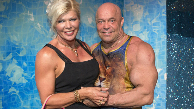 Hui, Tiina Jylhän rakas Tape nukahti rattiin - kuinka kävi? Hui, Tiina Jylhän rakas Tape nukahti rattiin - kuinka kävi?