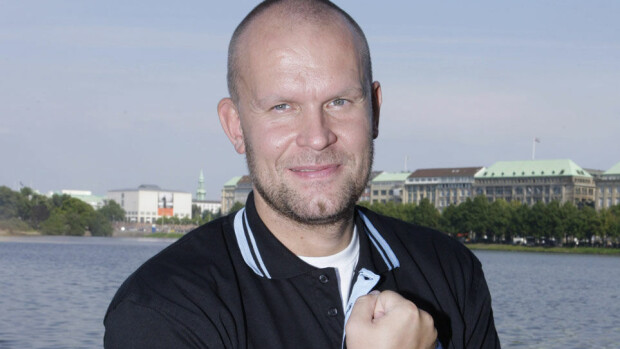 Jere Karalahden fitness-rakas räppi-videolla: paljasta pintaa ja kuumia kurveja! Jere Karalahden fitness-rakas räppi-videolla: paljasta pintaa ja kuumia kurveja!