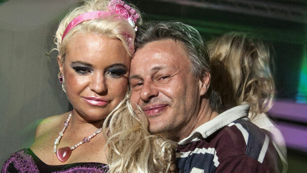 Johanna Tukiainen tuomittiin lähestymiskieltoon - exä helpottui! Johanna Tukiainen tuomittiin lähestymiskieltoon - exä helpottui!