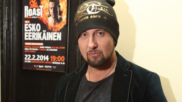 Esko Eerikäinen ex-vaimonsa pilkattavaksi! Esko Eerikäinen ex-vaimonsa pilkattavaksi!