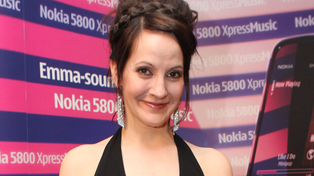 Vuokko Hovatta ja Zarkus Poussa: kuumat kuhertelukuvat! Vuokko Hovatta ja Zarkus Poussa: kuumat kuhertelukuvat!