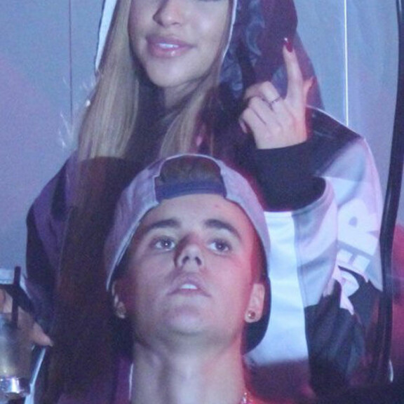 Bieberin kanssa poliisin kynsiin joutunut malli on oikea kaunotar - kuumat kuvat!