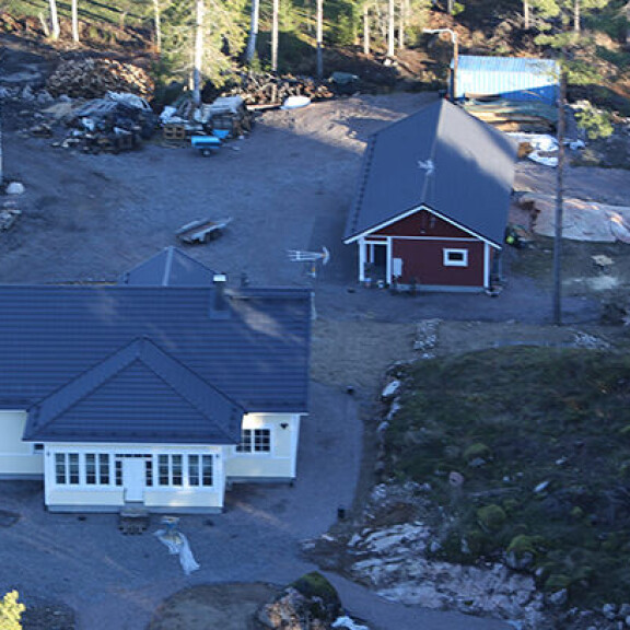 Vangitun huumepoliisin Jari Aarnion tontilla rikottu lakia - katso miten!