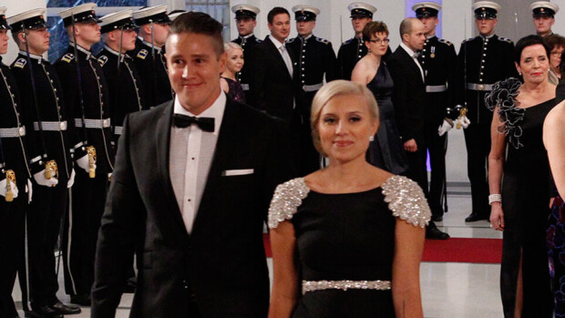 Tomi Björckin Minka-vaimo: Pukuani muokattiin vauvamasun vuoksi! Tomi Björckin Minka-vaimo: Pukuani muokattiin vauvamasun vuoksi!