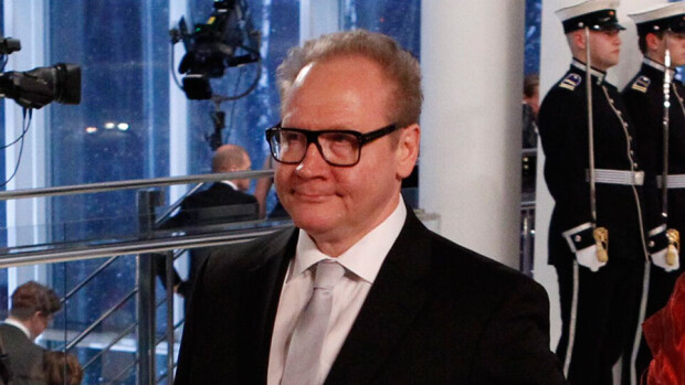Ensimmäiset paparazzi-kuvat presidentin juhlien jatkoilta! Ensimmäiset paparazzi-kuvat presidentin juhlien jatkoilta!