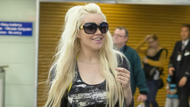 Kaksi Viidakon tähtöstä palasi yllättäen Suomeen: jäätävät välit - kuvat! Kaksi Viidakon tähtöstä palasi yllättäen Suomeen: jäätävät välit - kuvat!